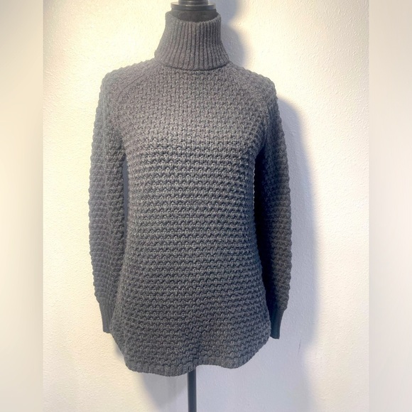 GAP Sweaters - Gap Gray Turtleneck Knit Sweater tunic length- Size S